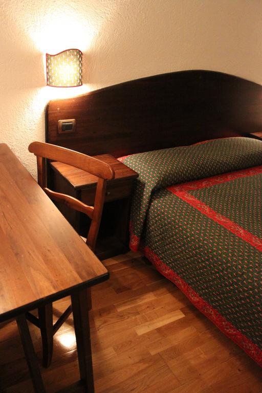 Hotel Stambecco Cogne Habitación foto